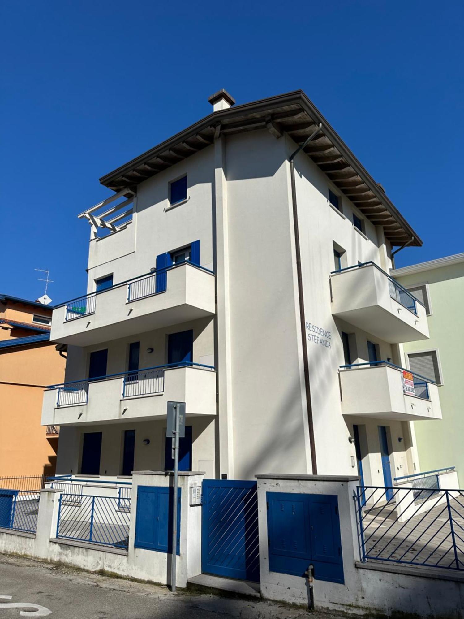 Residence Stefania Attici Su 2 Livelli - Agenzia Cocal Каорле Екстер'єр фото